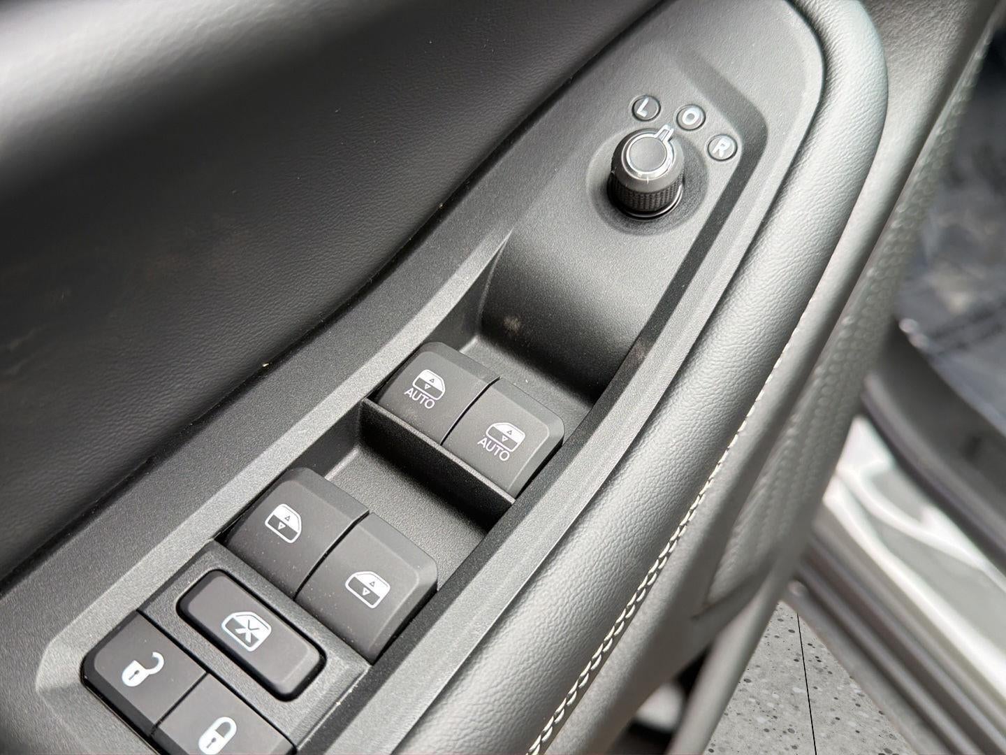 2027 Jeep Grand Cherokee GRAND CHEROKEE L LAREDO X 4X4