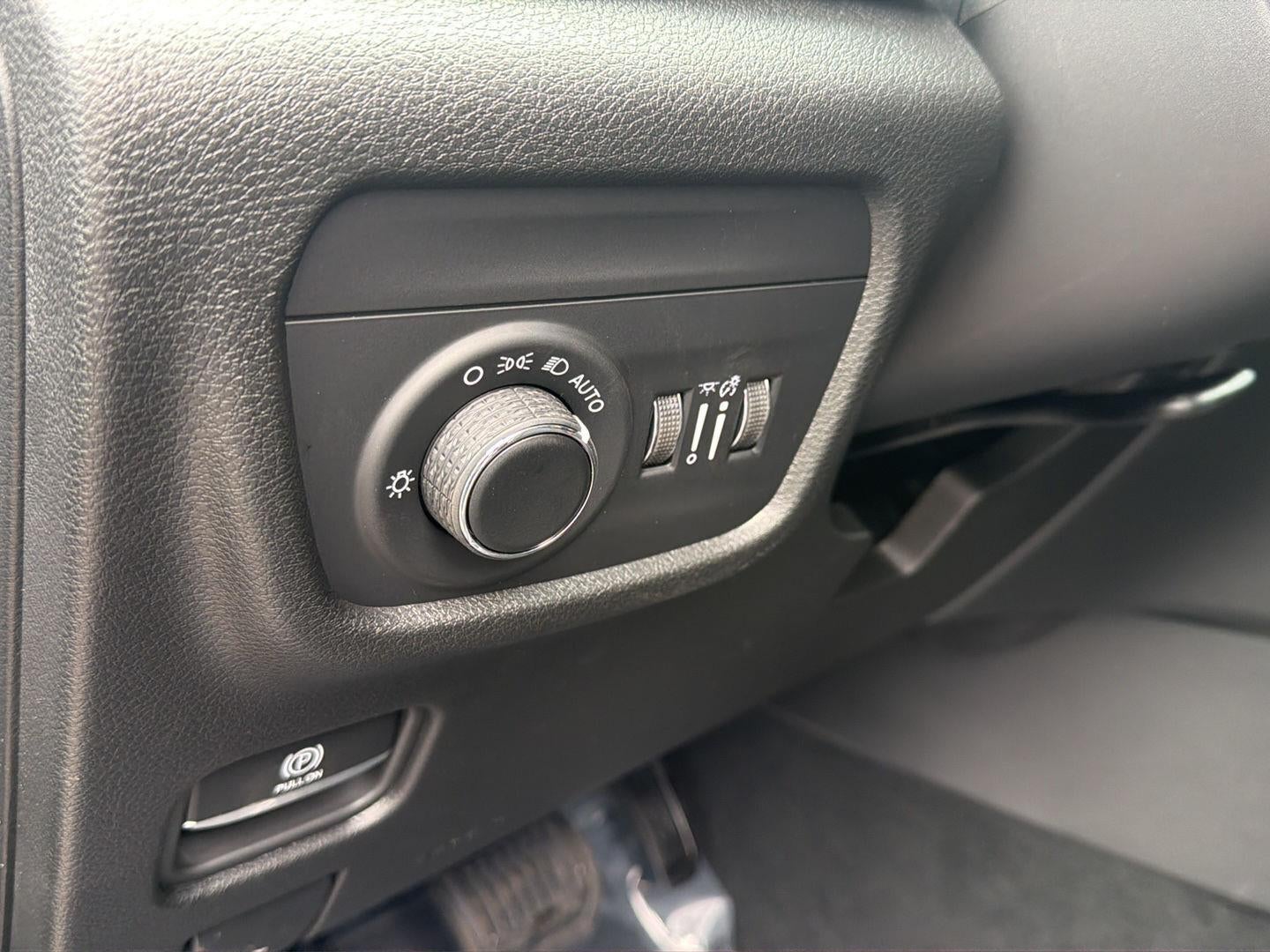 2027 Jeep Grand Cherokee GRAND CHEROKEE L LAREDO X 4X4