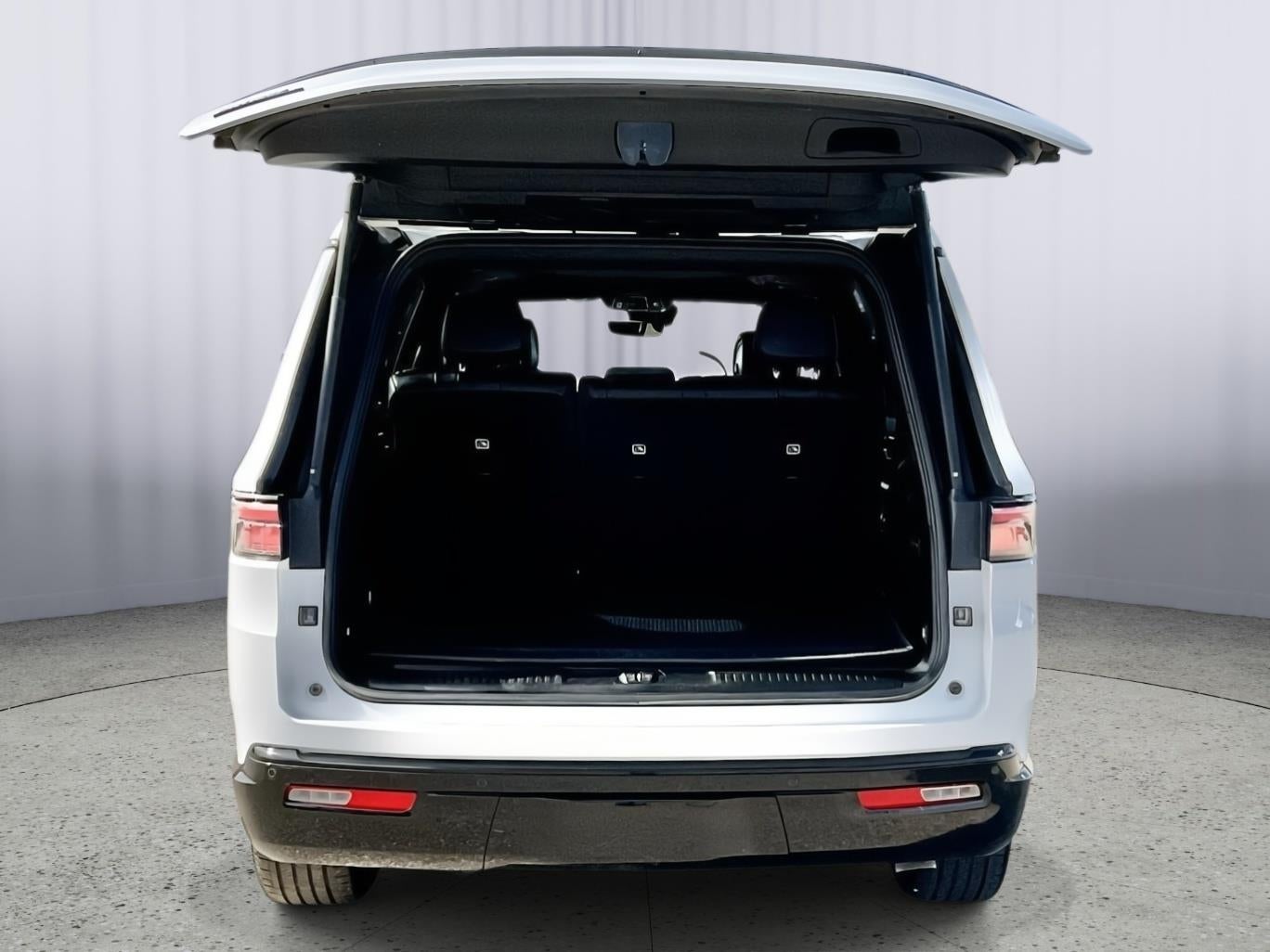 2022 Jeep Wagoneer Series III Carbide