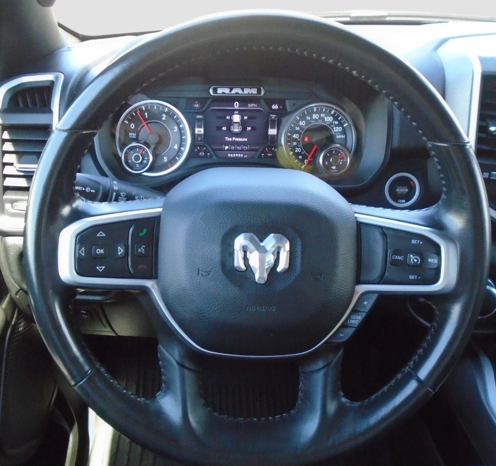 2022 RAM 1500 Big Horn Crew Cab 4x4 5'7' Box