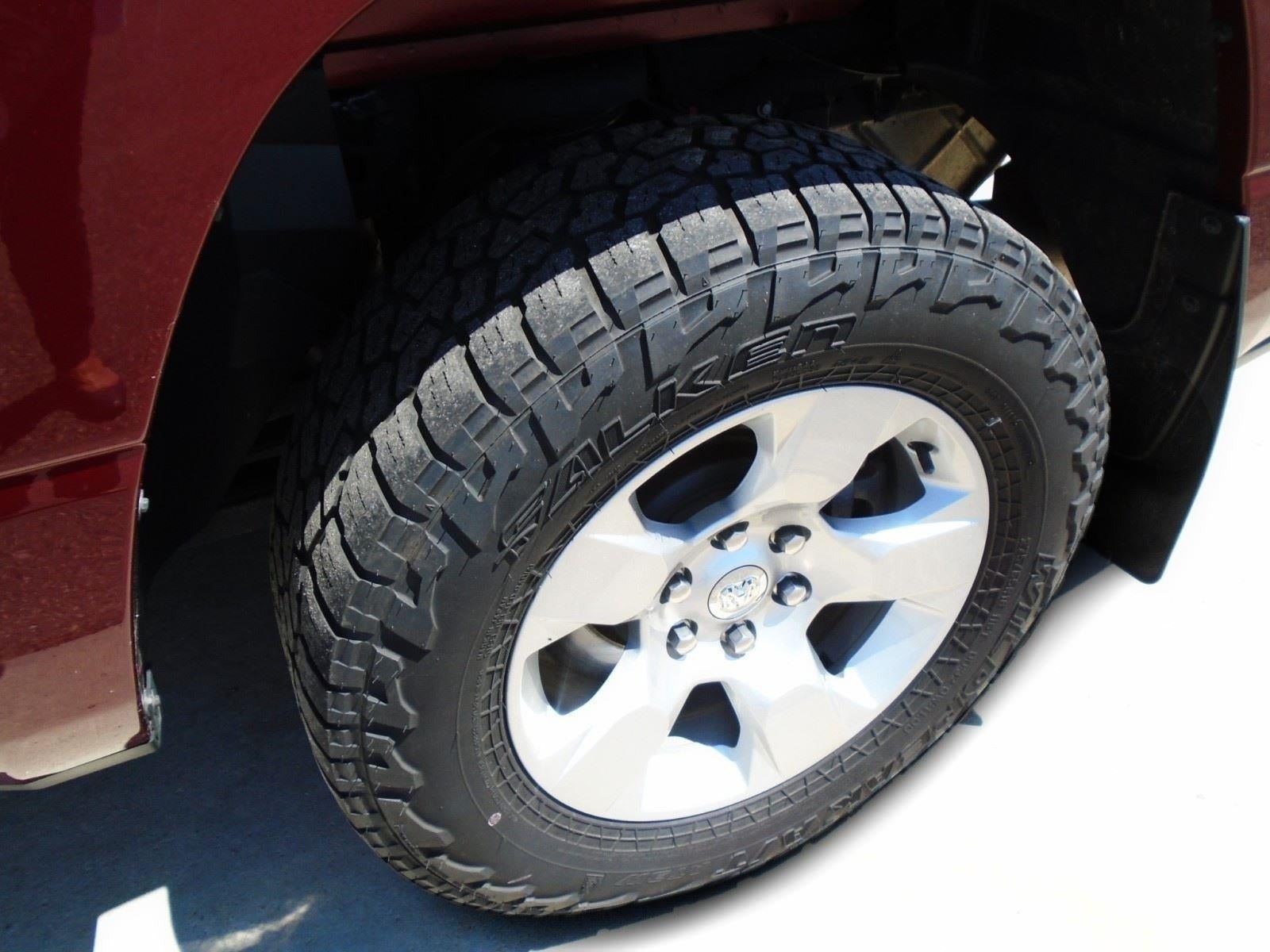 2022 RAM 1500 Big Horn Crew Cab 4x4 5'7' Box