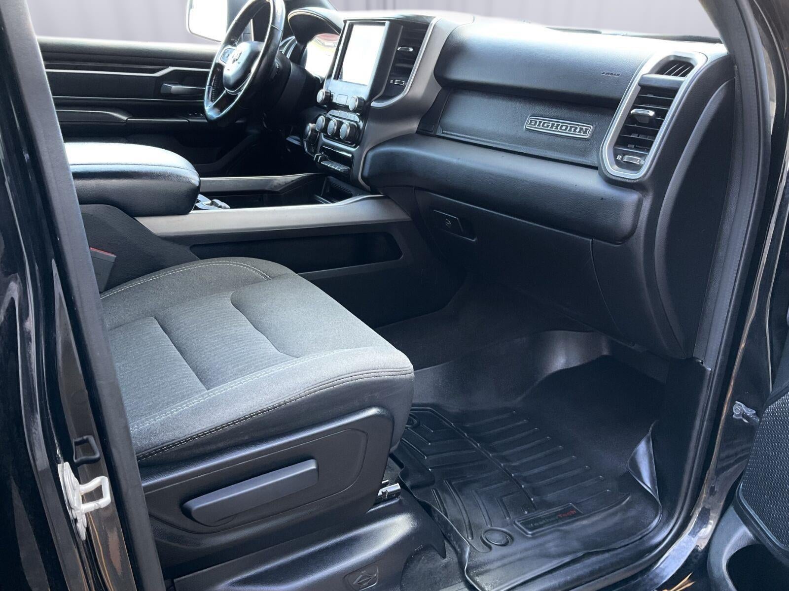 2020 RAM 1500 Big Horn Crew Cab 4x4 5'7' Box