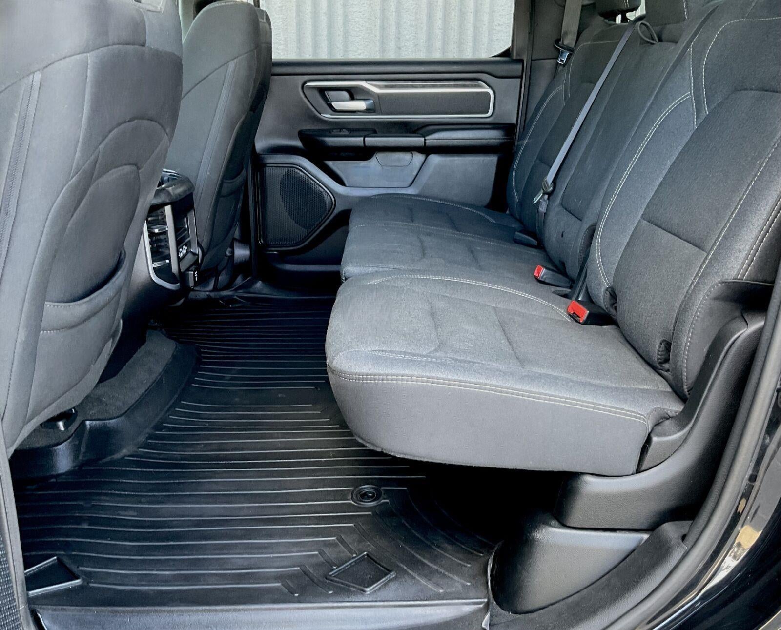 2020 RAM 1500 Big Horn Crew Cab 4x4 5'7' Box