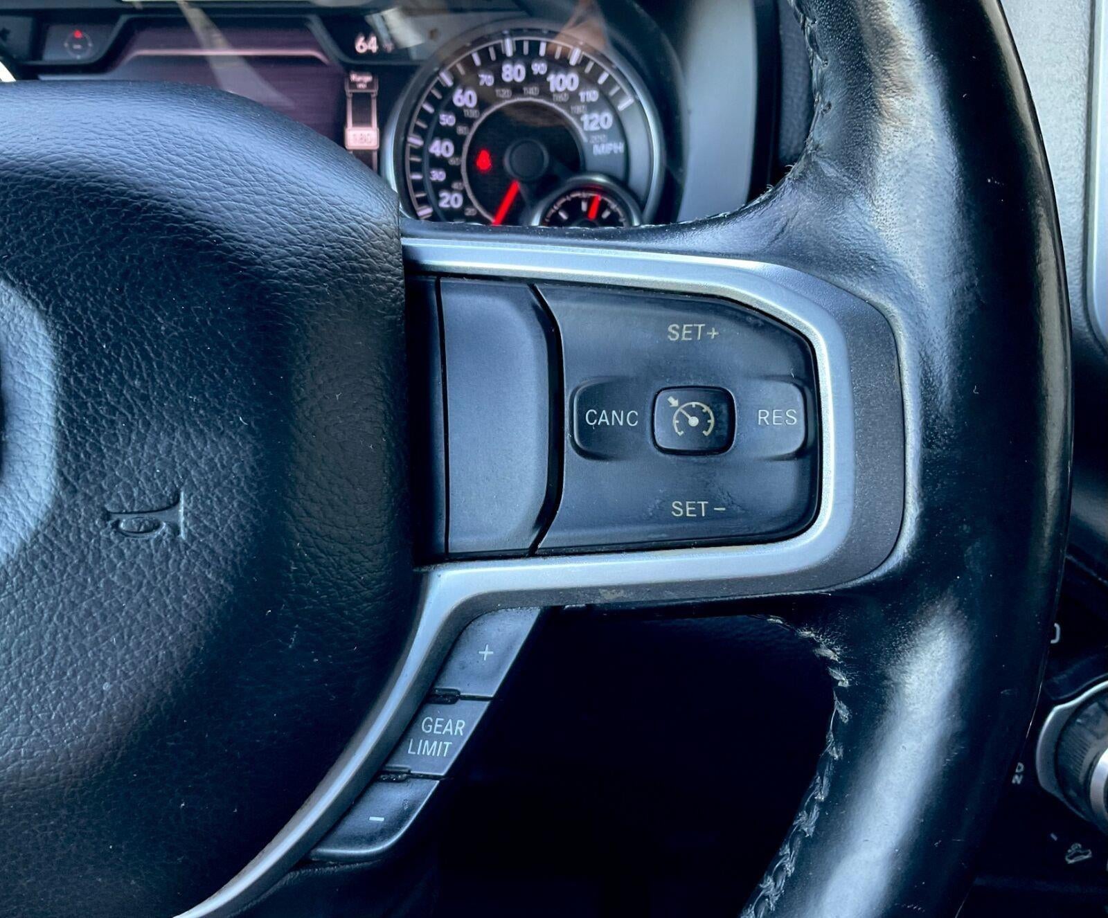 2020 RAM 1500 Big Horn Crew Cab 4x4 5'7' Box