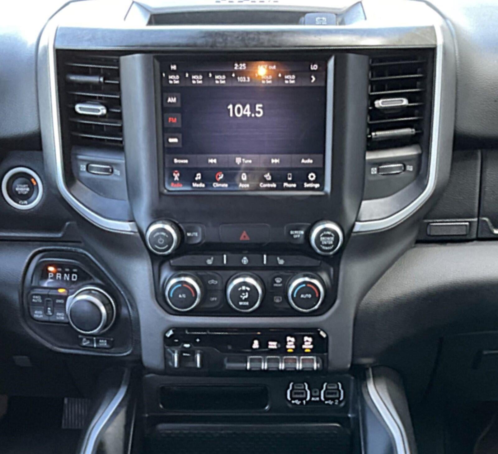 2020 RAM 1500 Big Horn Crew Cab 4x4 5'7' Box