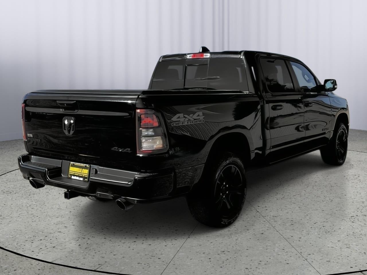 2020 RAM 1500 Big Horn Crew Cab 4x4 5'7' Box