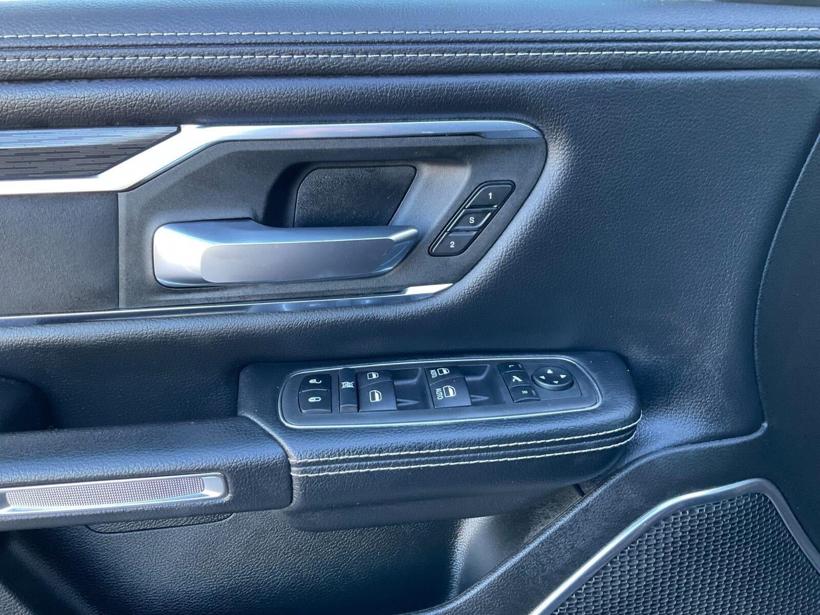 2024 RAM 1500 Laramie Crew Cab 4x4 5'7' Box