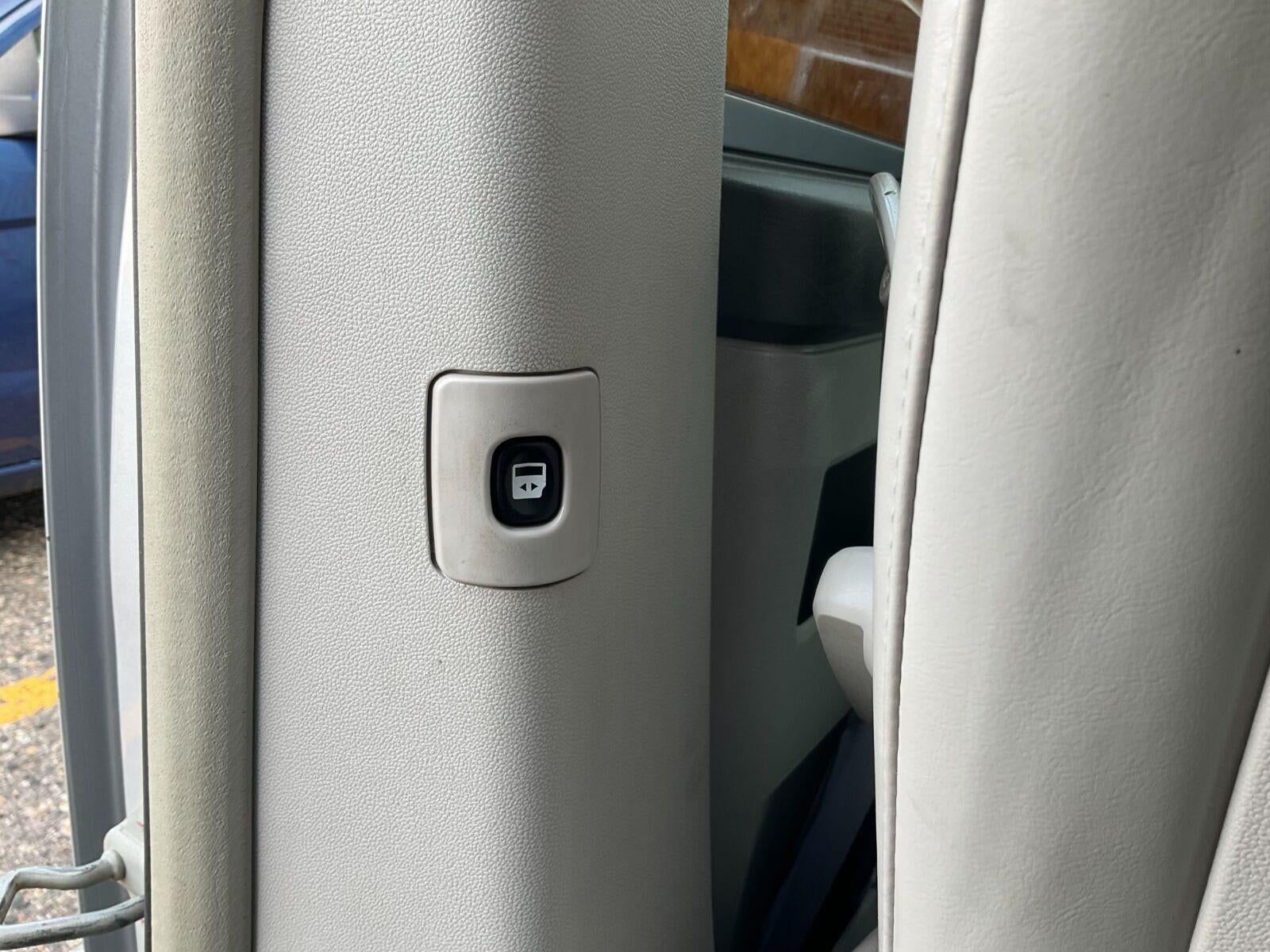 2008 Chrysler Town & Country Limited