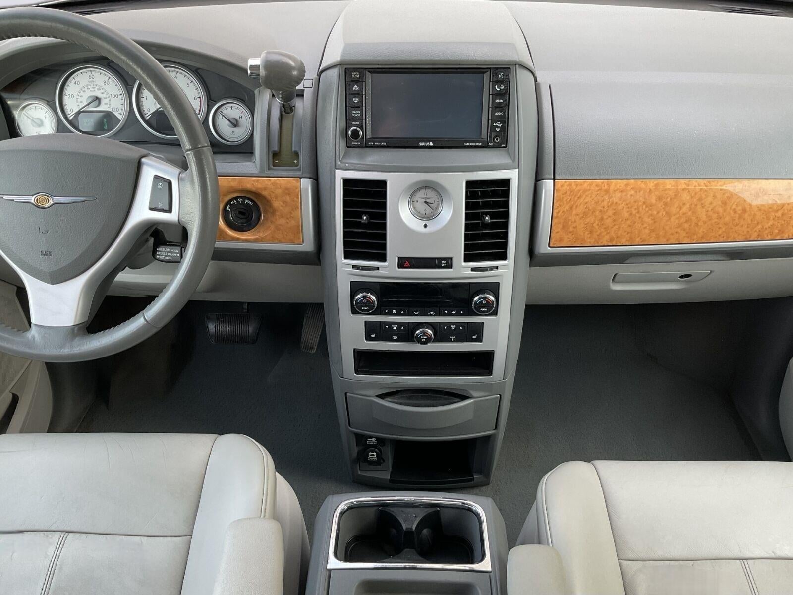 2008 Chrysler Town & Country Limited