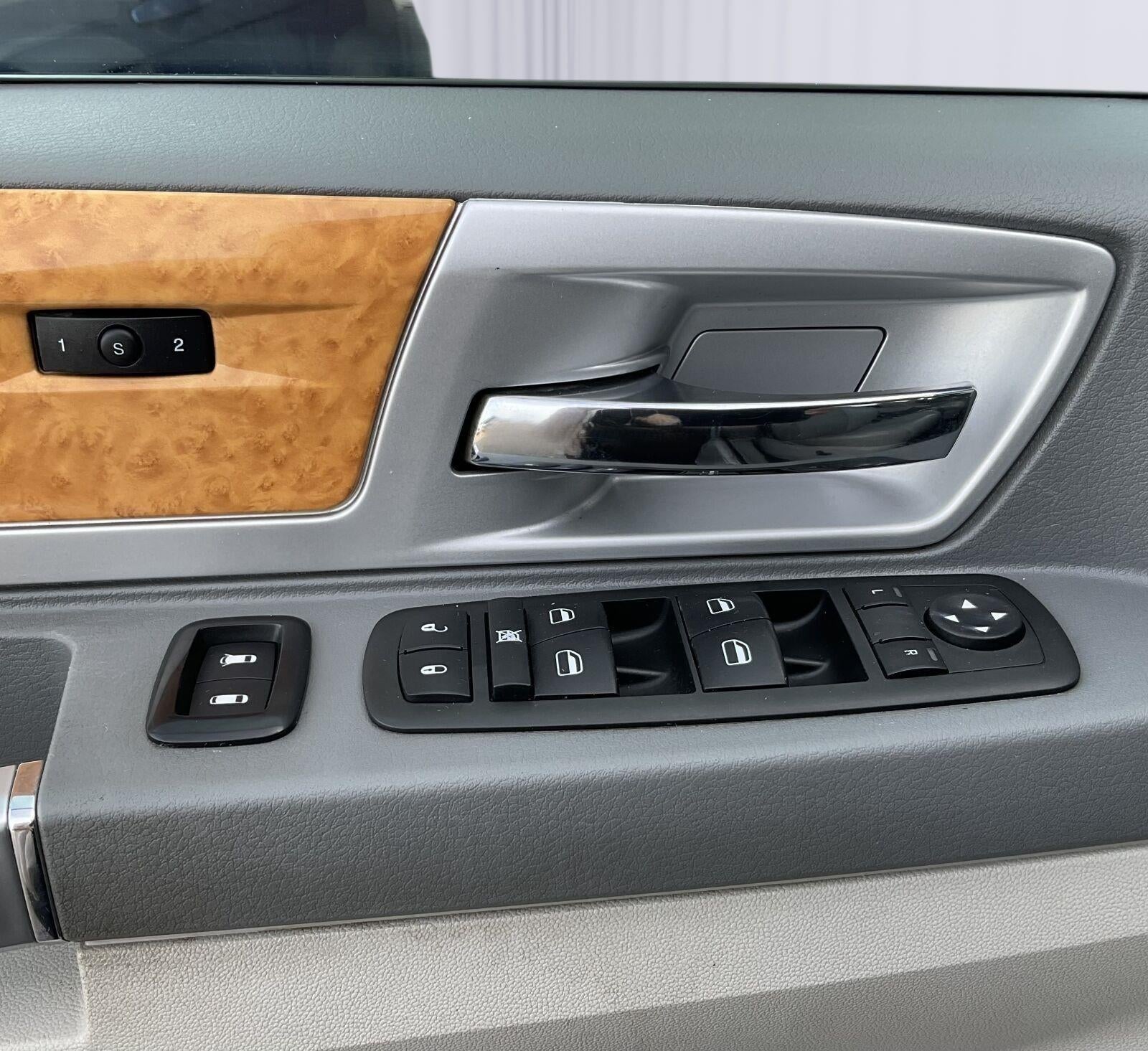 2008 Chrysler Town & Country Limited