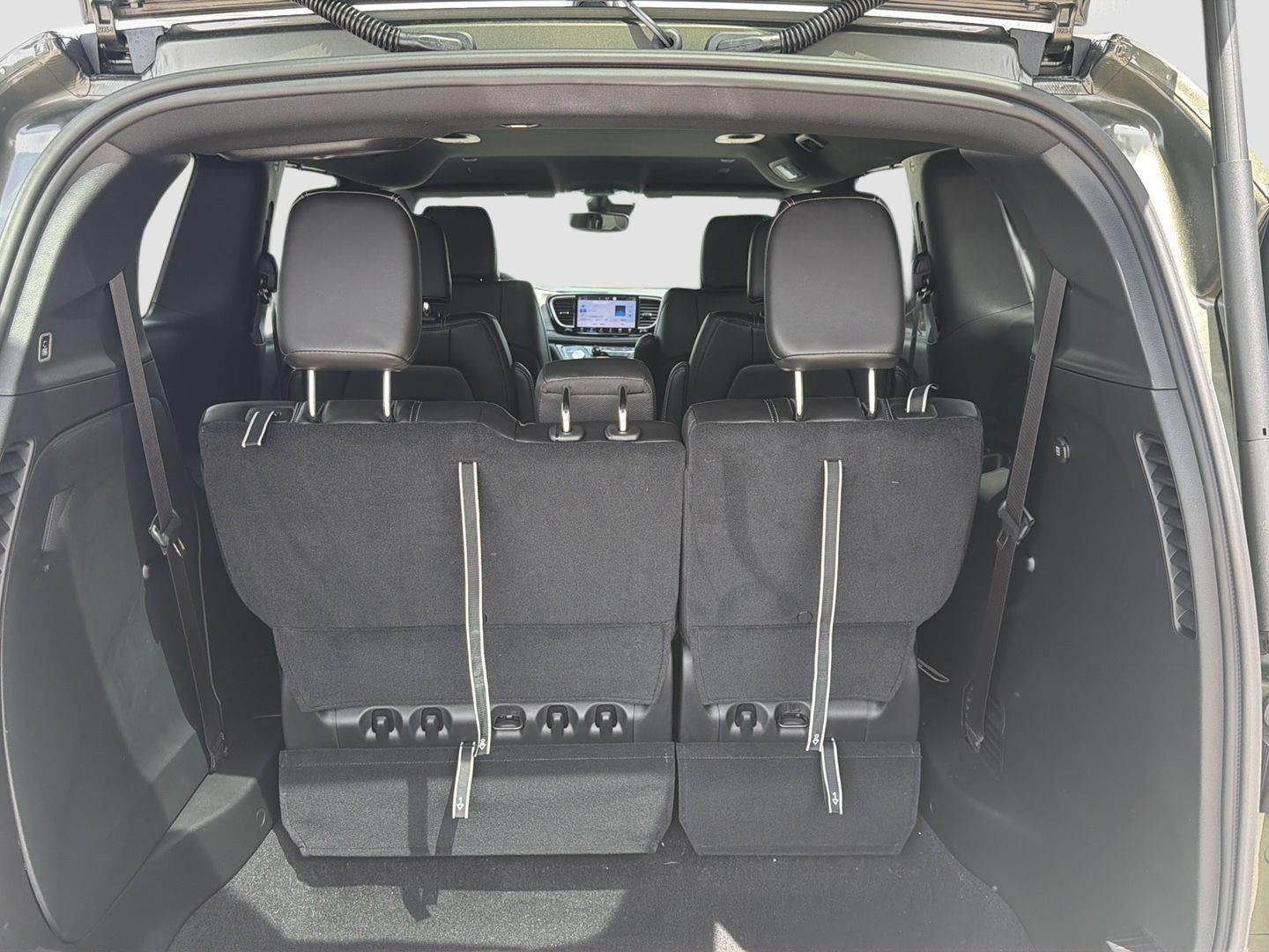 2027 Chrysler Pacifica PACIFICA SELECT AWD