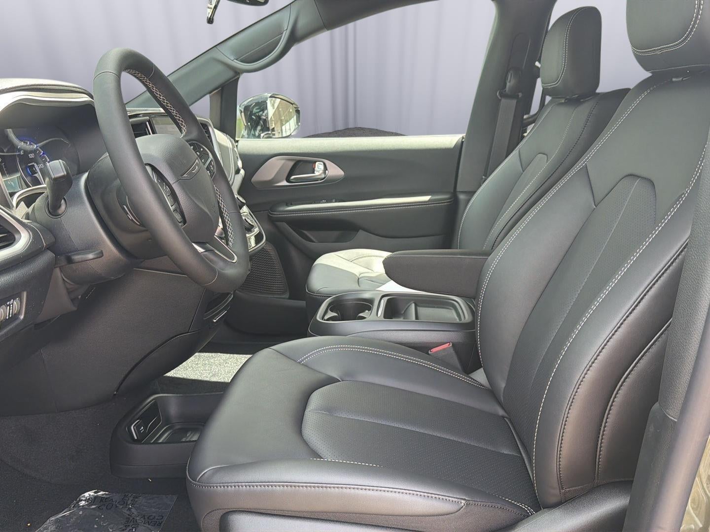2027 Chrysler Pacifica PACIFICA SELECT AWD