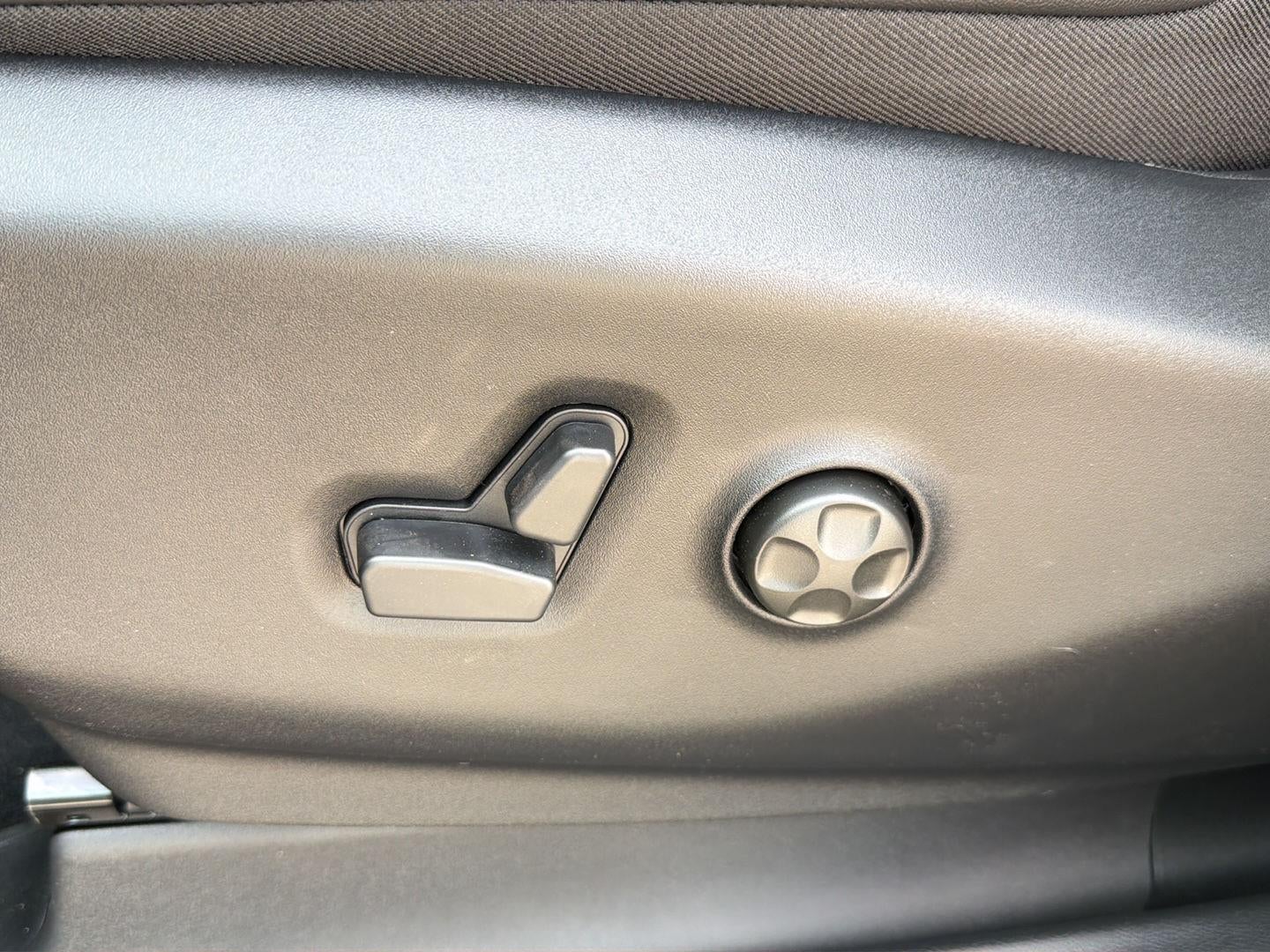 2027 Chrysler Pacifica PACIFICA SELECT AWD