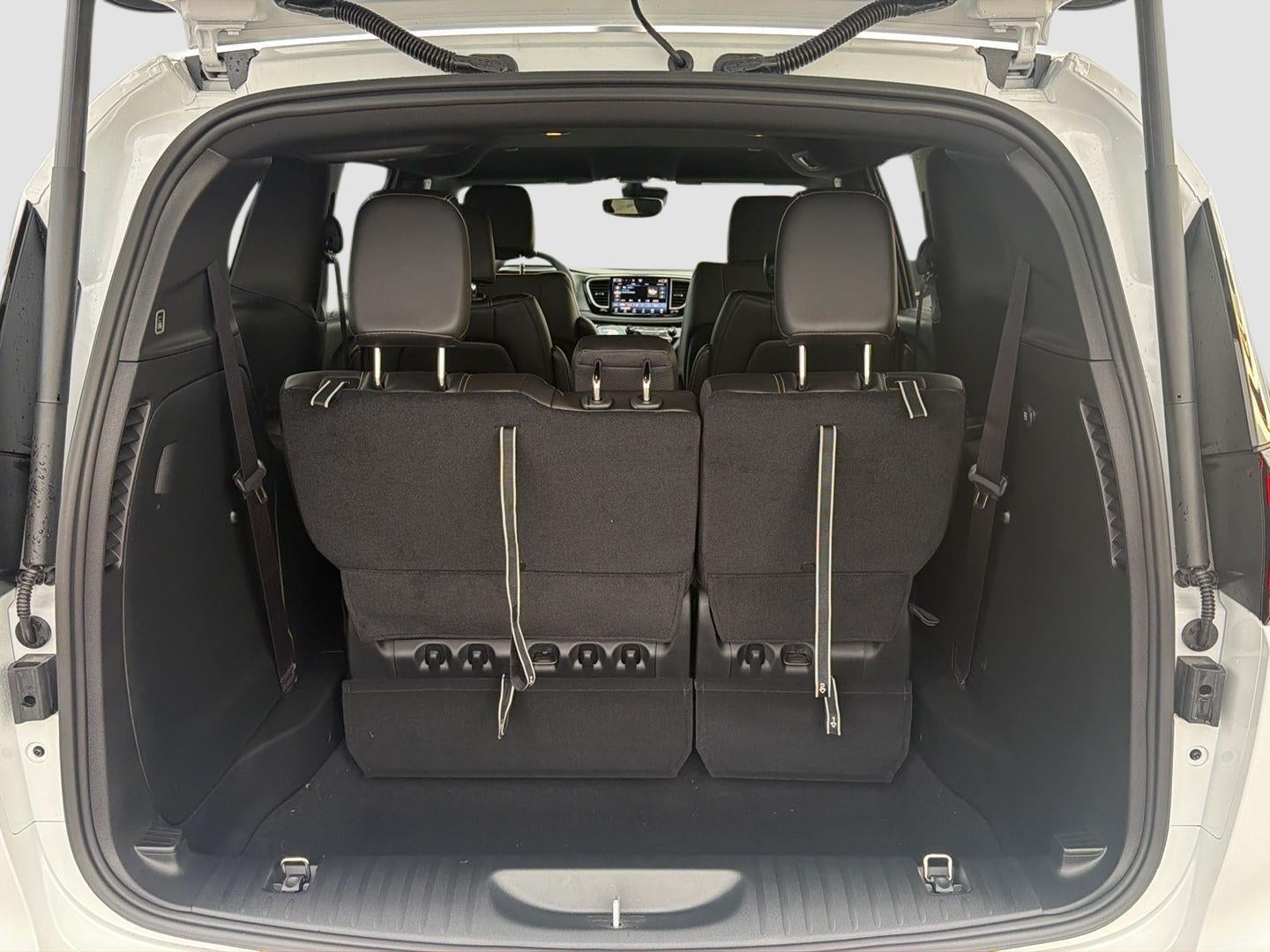 2027 Chrysler Pacifica PACIFICA SELECT AWD