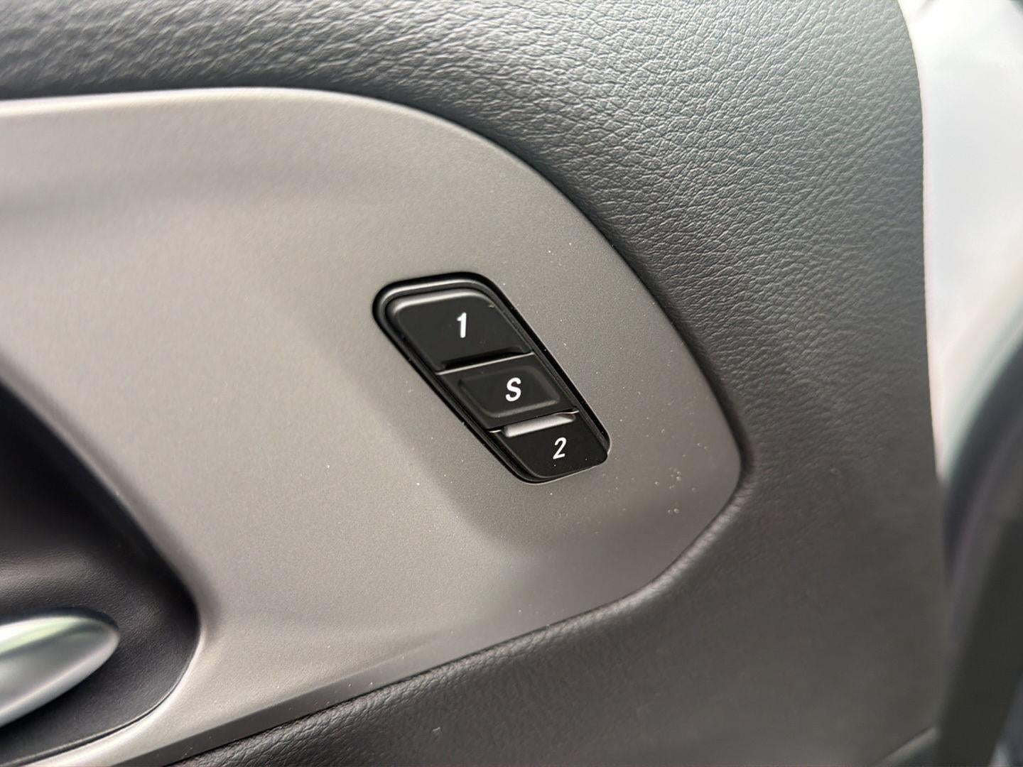 2027 Chrysler Pacifica PACIFICA SELECT AWD