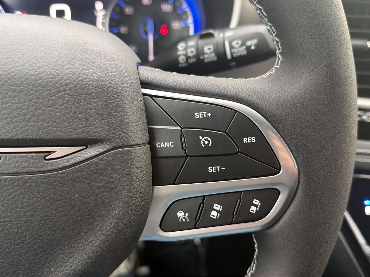 2027 Chrysler Pacifica PACIFICA SELECT AWD