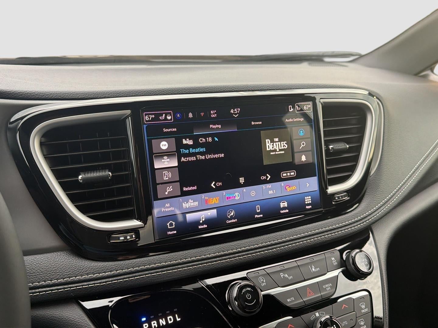 2027 Chrysler Pacifica PACIFICA SELECT AWD