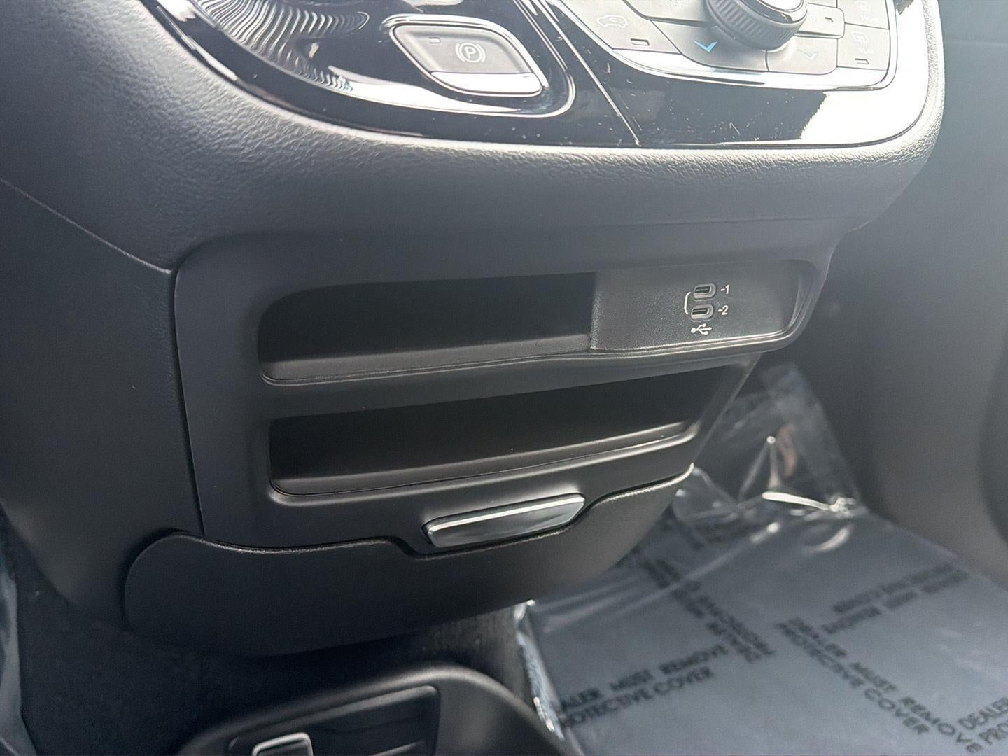 2027 Chrysler Pacifica PACIFICA SELECT AWD