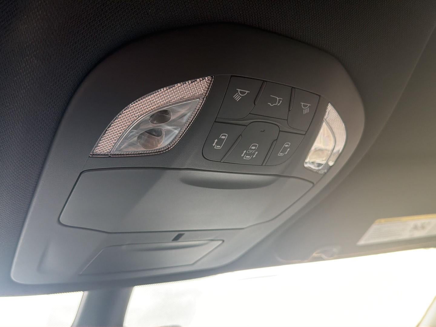 2027 Chrysler Pacifica PACIFICA SELECT AWD