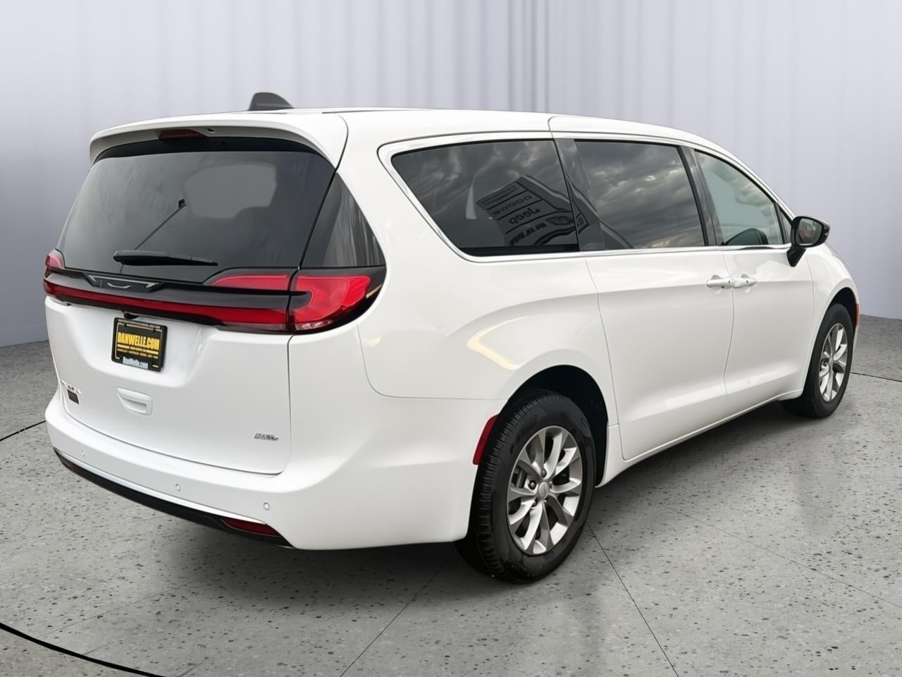 2027 Chrysler Pacifica PACIFICA SELECT AWD