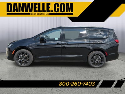 2027 Chrysler Pacifica PACIFICA LIMITED AWD