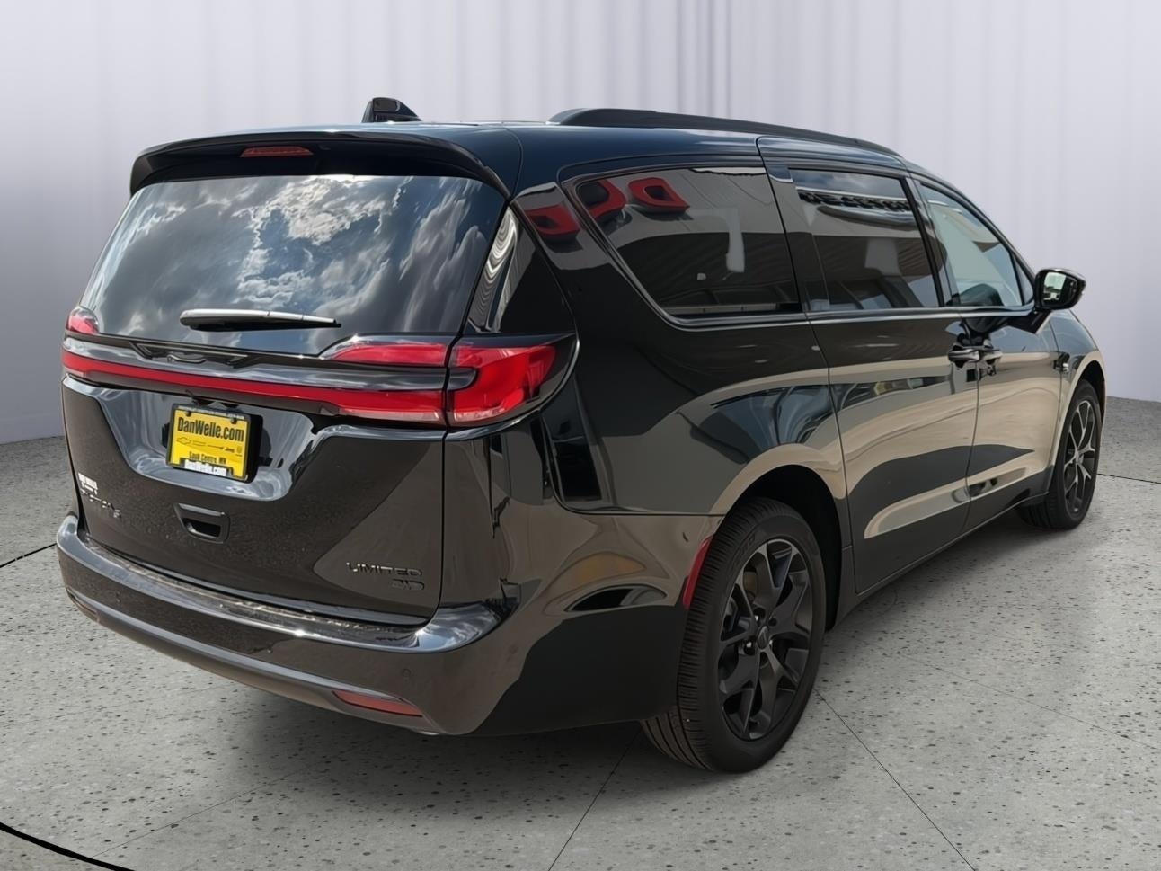 2027 Chrysler Pacifica PACIFICA LIMITED AWD