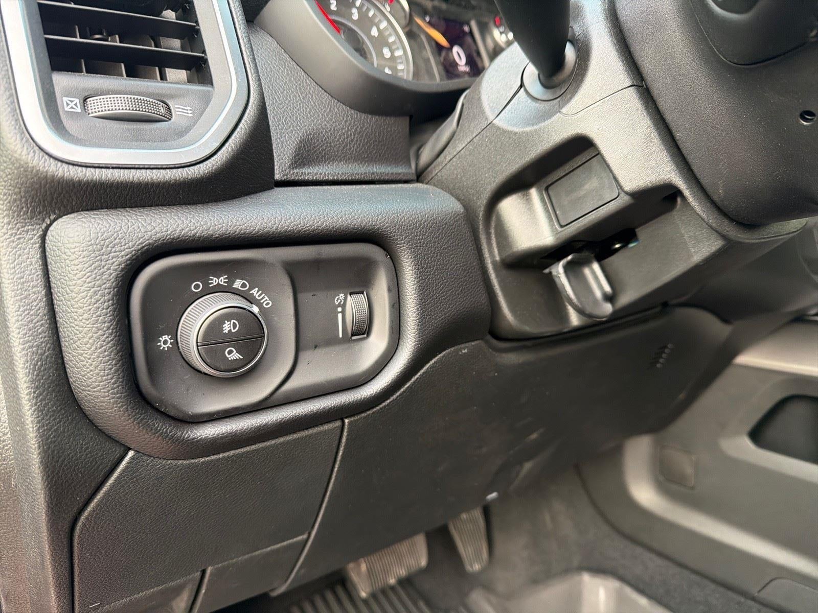 2026 RAM 3500 RAM 3500 BIG HORN CREW CAB 4X4 6'4' BOX