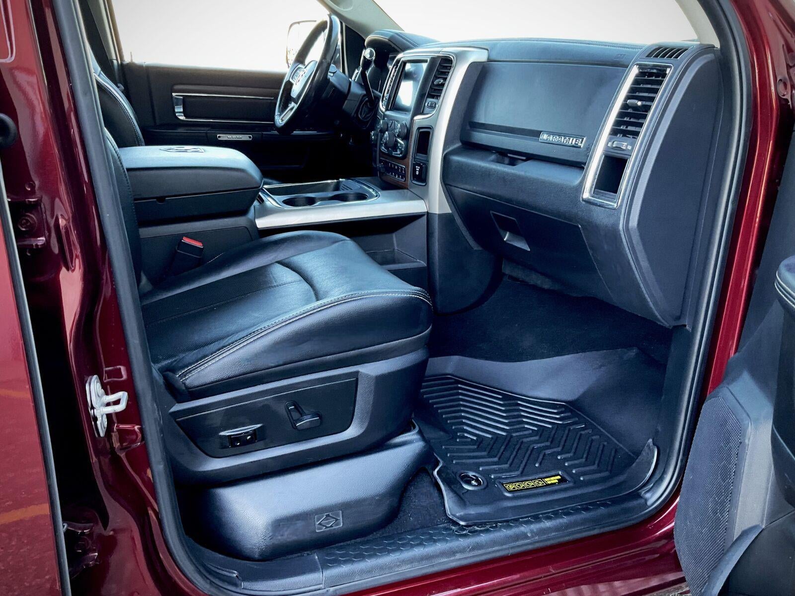 2018 RAM 3500 Laramie Crew Cab 4x4 6'4' Box