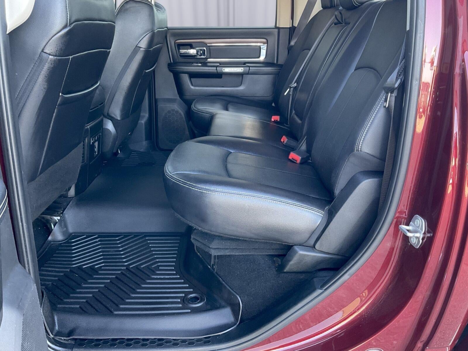 2018 RAM 3500 Laramie Crew Cab 4x4 6'4' Box