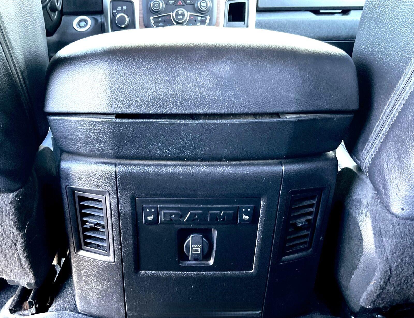 2018 RAM 3500 Laramie Crew Cab 4x4 6'4' Box