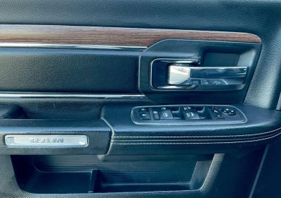 2018 RAM 3500 Laramie Crew Cab 4x4 6'4' Box