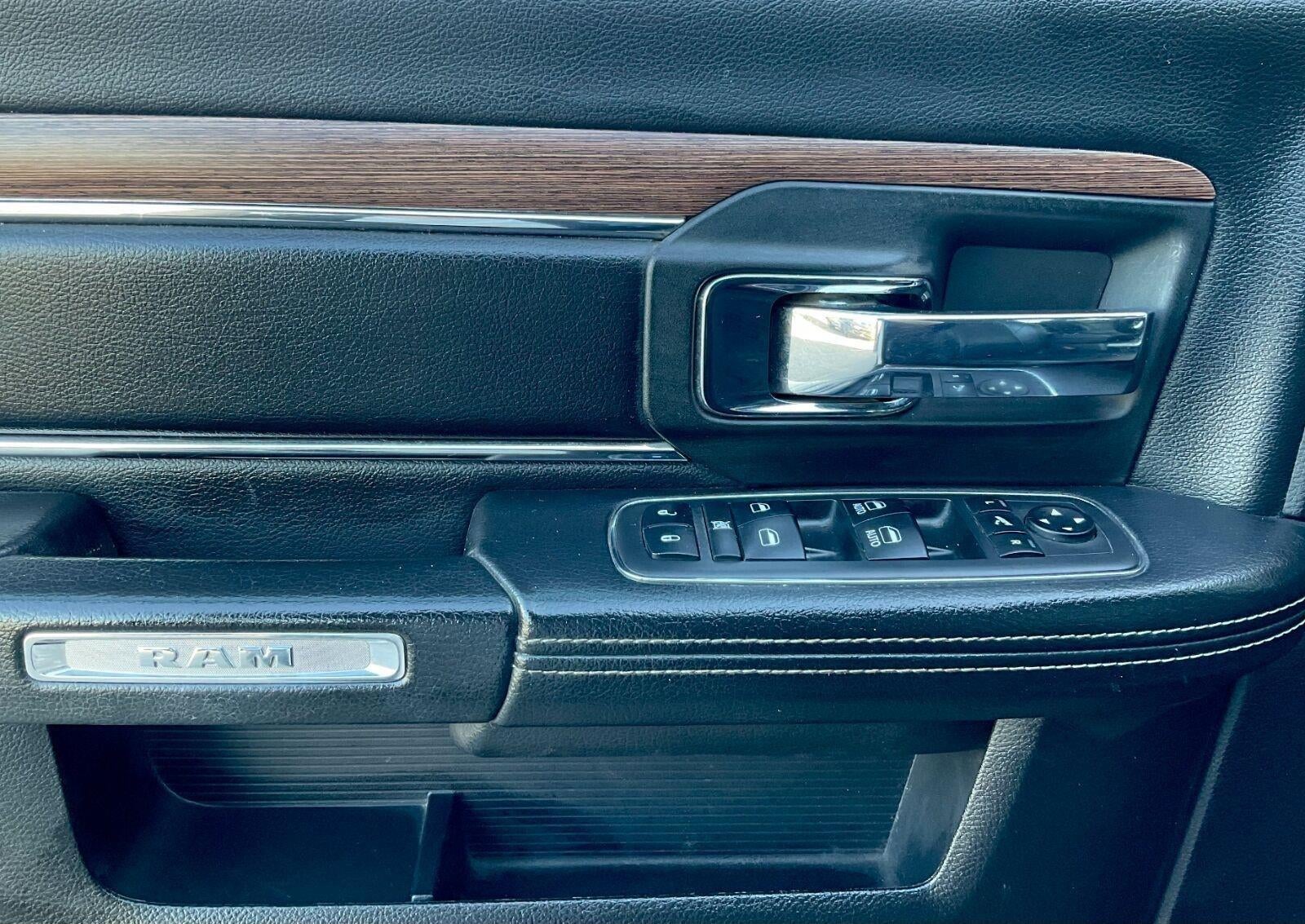2018 RAM 3500 Laramie Crew Cab 4x4 6'4' Box