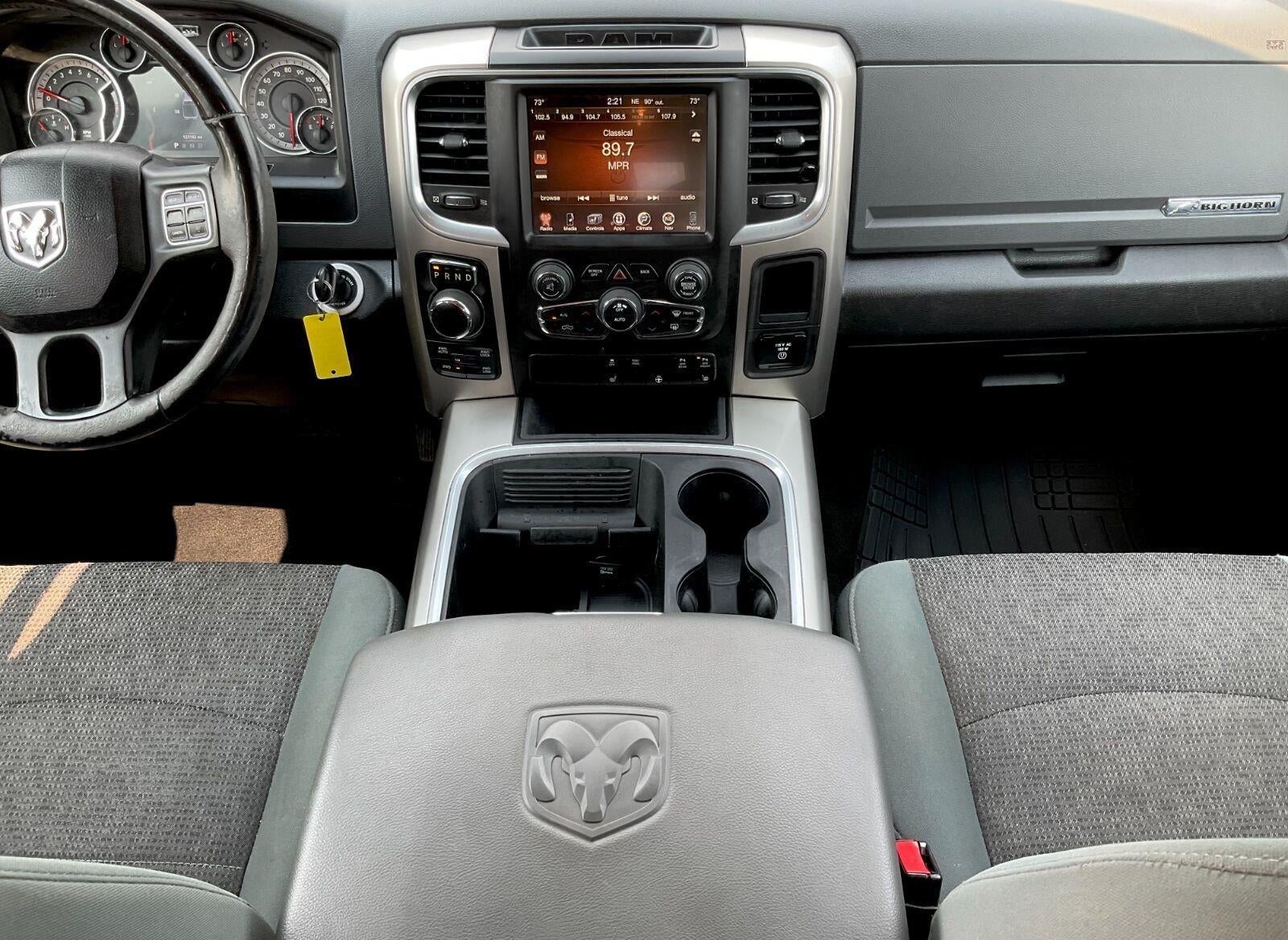 2017 RAM 1500 Big Horn Crew Cab 4x4 5'7' Box