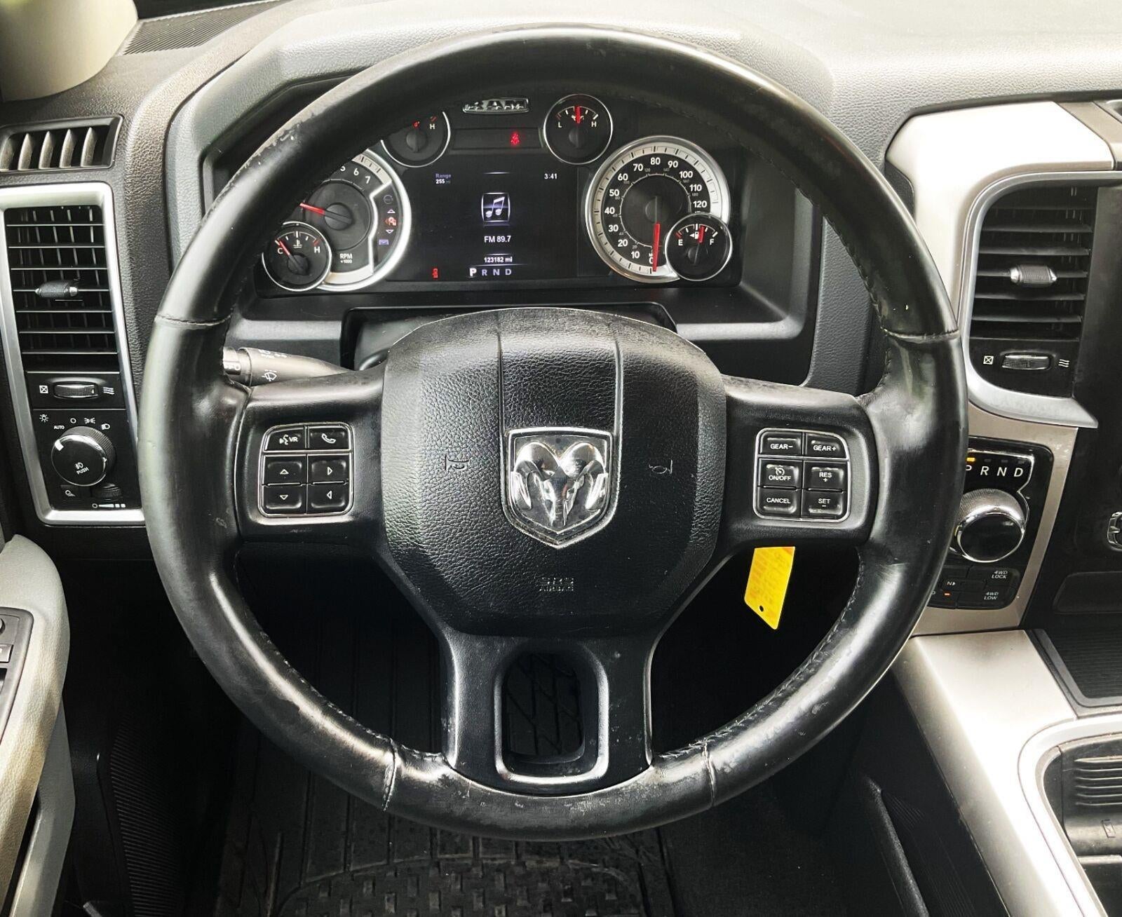2017 RAM 1500 Big Horn Crew Cab 4x4 5'7' Box