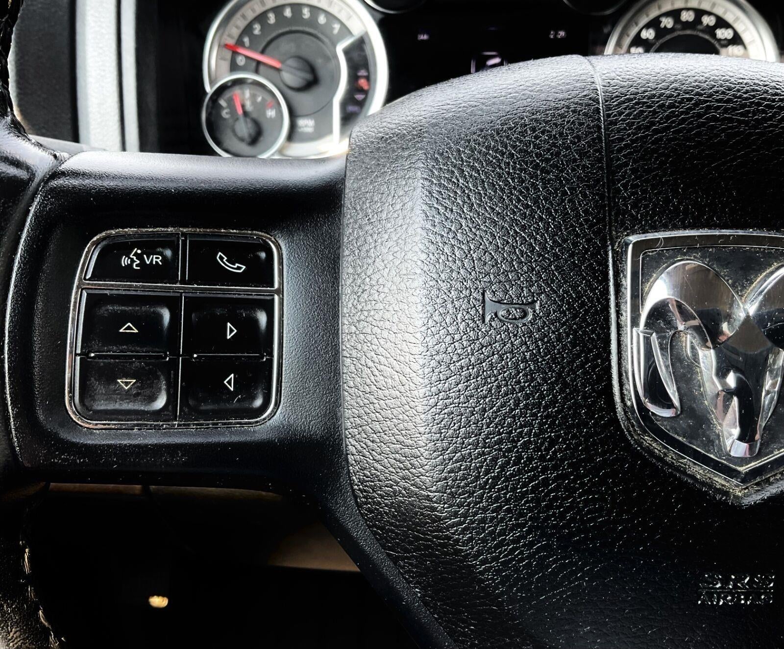 2017 RAM 1500 Big Horn Crew Cab 4x4 5'7' Box