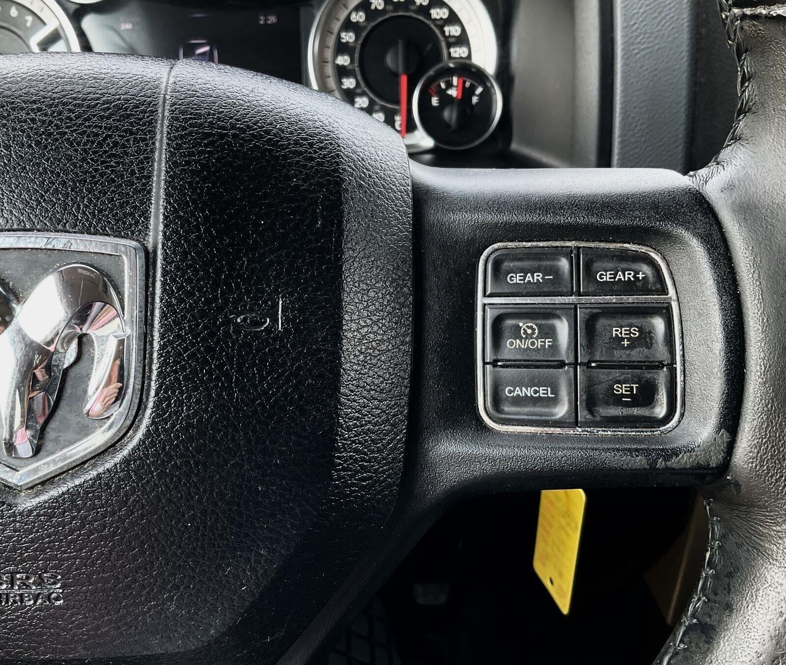 2017 RAM 1500 Big Horn Crew Cab 4x4 5'7' Box