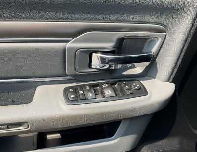 2017 RAM 1500 Big Horn Crew Cab 4x4 5'7' Box