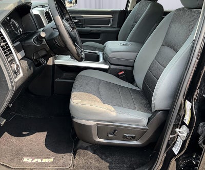 2017 RAM 1500 Big Horn Crew Cab 4x4 5'7' Box