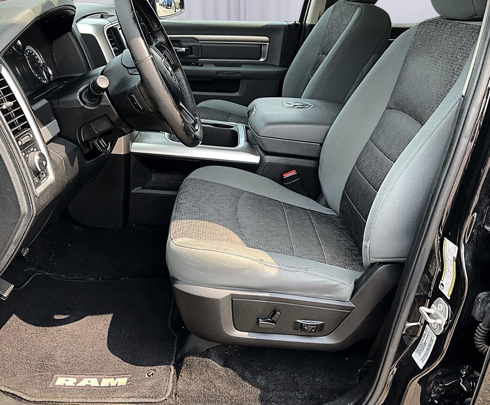 2017 RAM 1500 Big Horn Crew Cab 4x4 5'7' Box